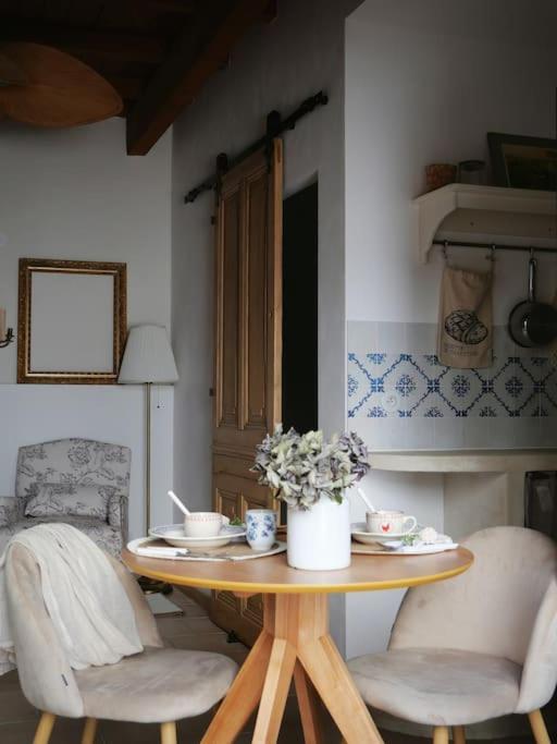Les Songes D'Augustine Apartment Aigues-Vives  Exterior photo